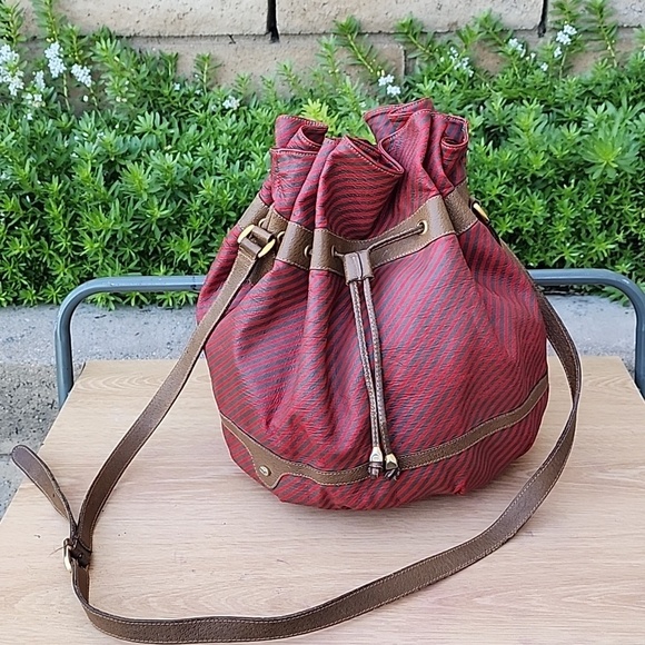 Gucci Handbags - Gucci Red and Green Striped Vintage Women's Bucket Bag